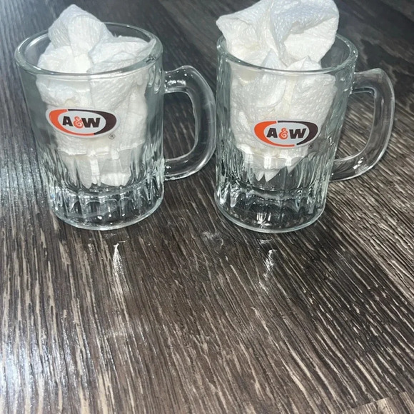 Vintage A&W glasses- set of 3 1 tall and 2 little - Picture 3 of 3